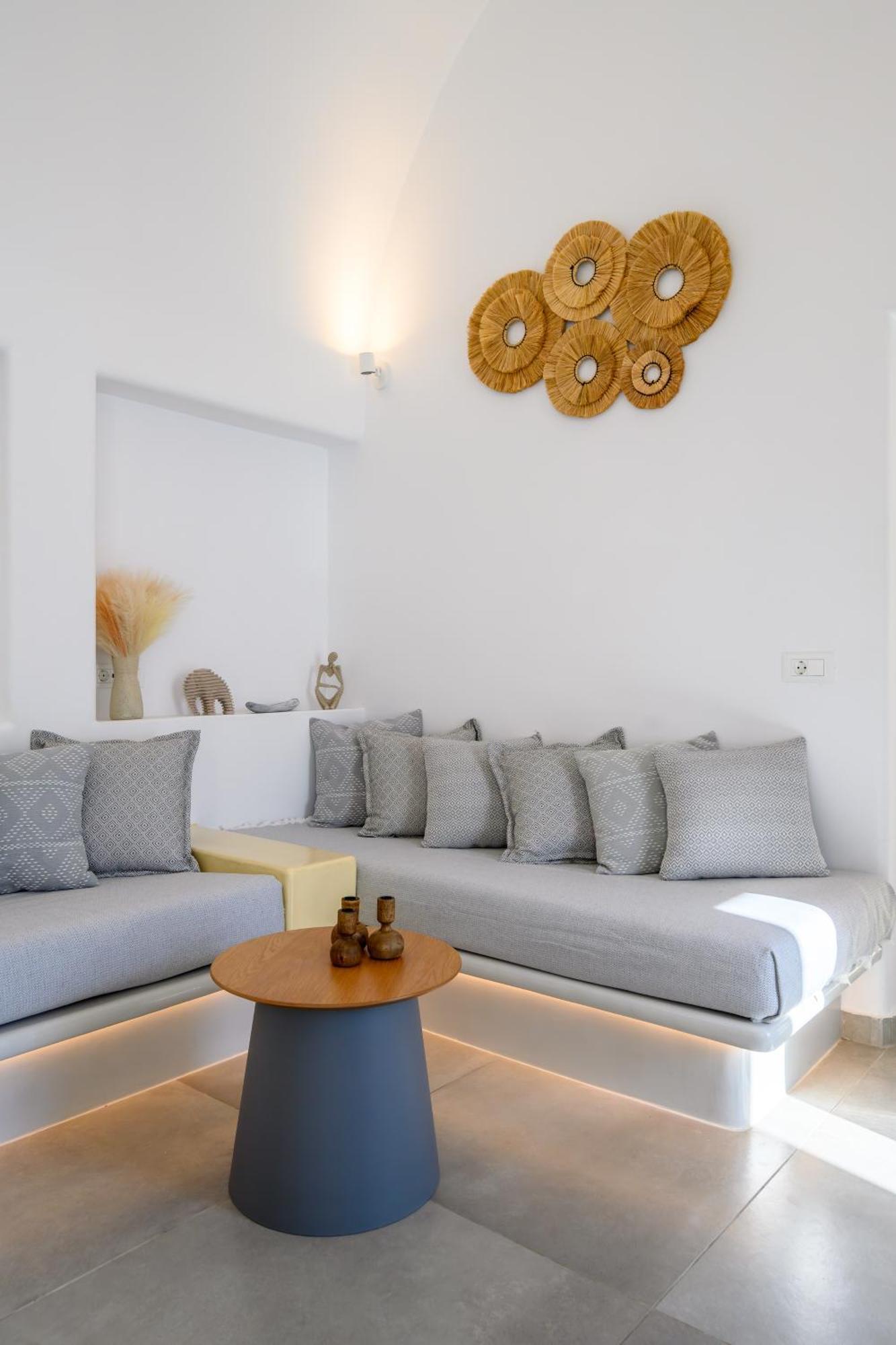 Hypnos Boutique With Amazing Heated Pool With Jacuzzi Fira (Santorini)