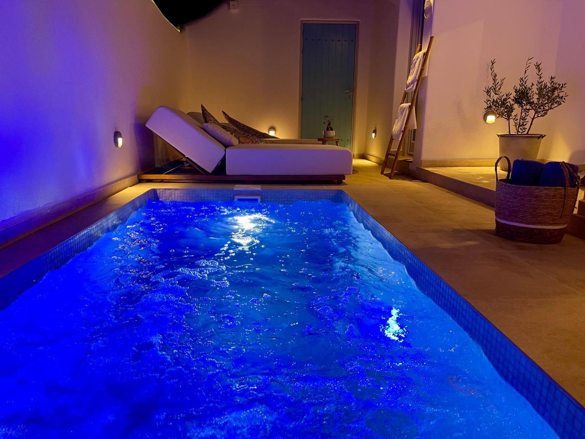 Ferienhaus Hypnos Boutique With Amazing Heated Pool With Jacuzzi *