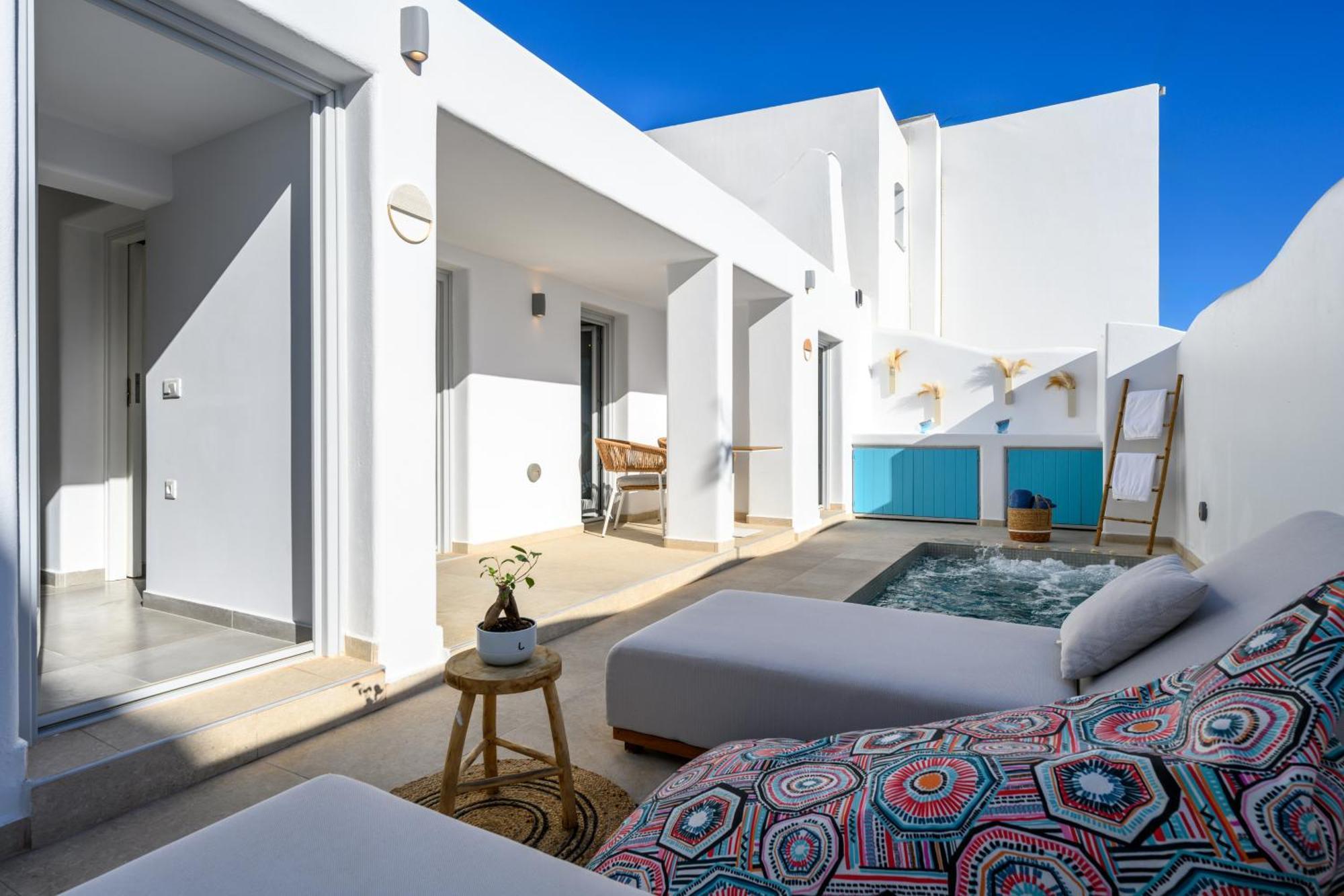Hypnos Boutique With Amazing Heated Pool With Jacuzzi * Fira (Santorini)