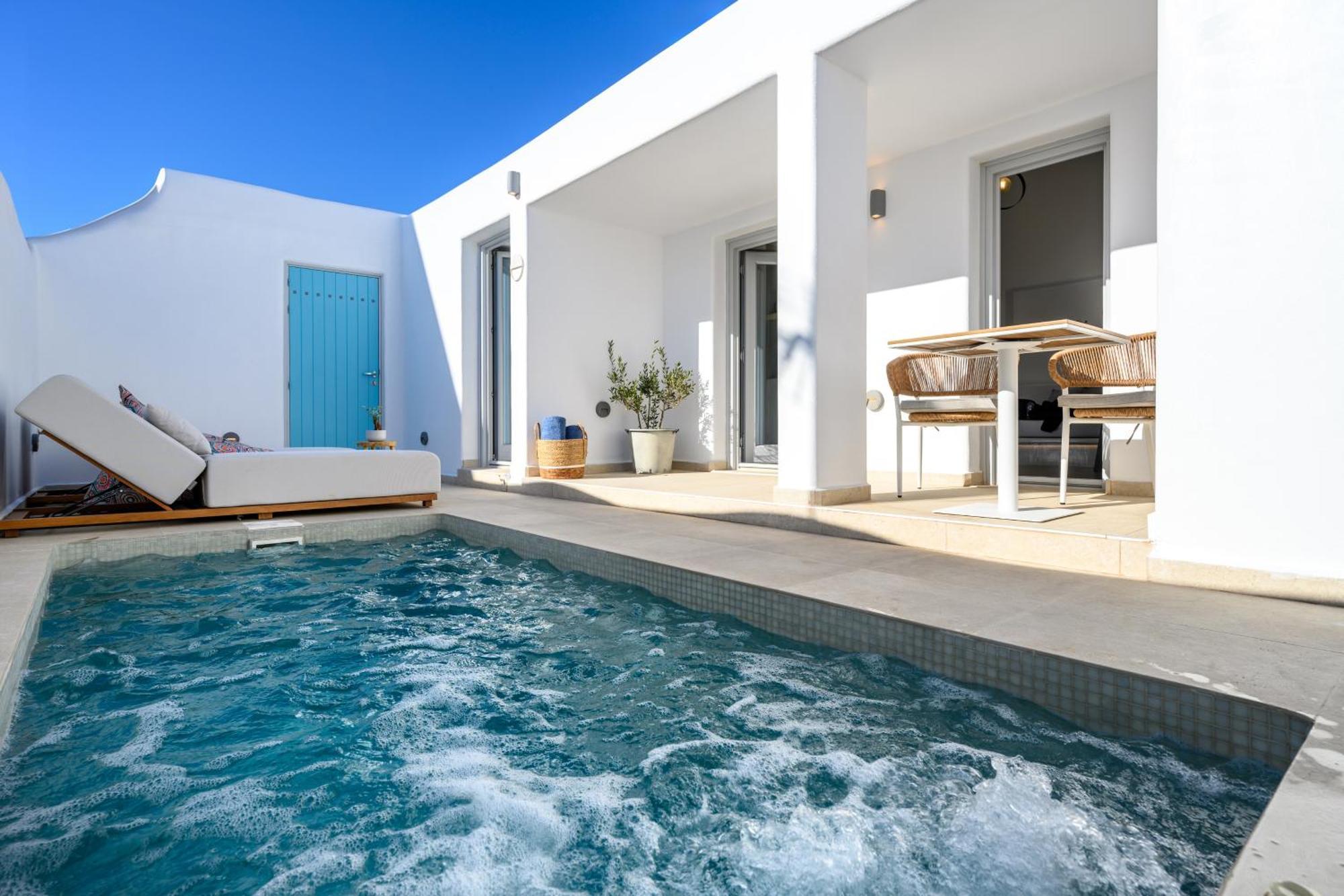 Hypnos Boutique With Amazing Heated Pool With Jacuzzi Ferienhaus