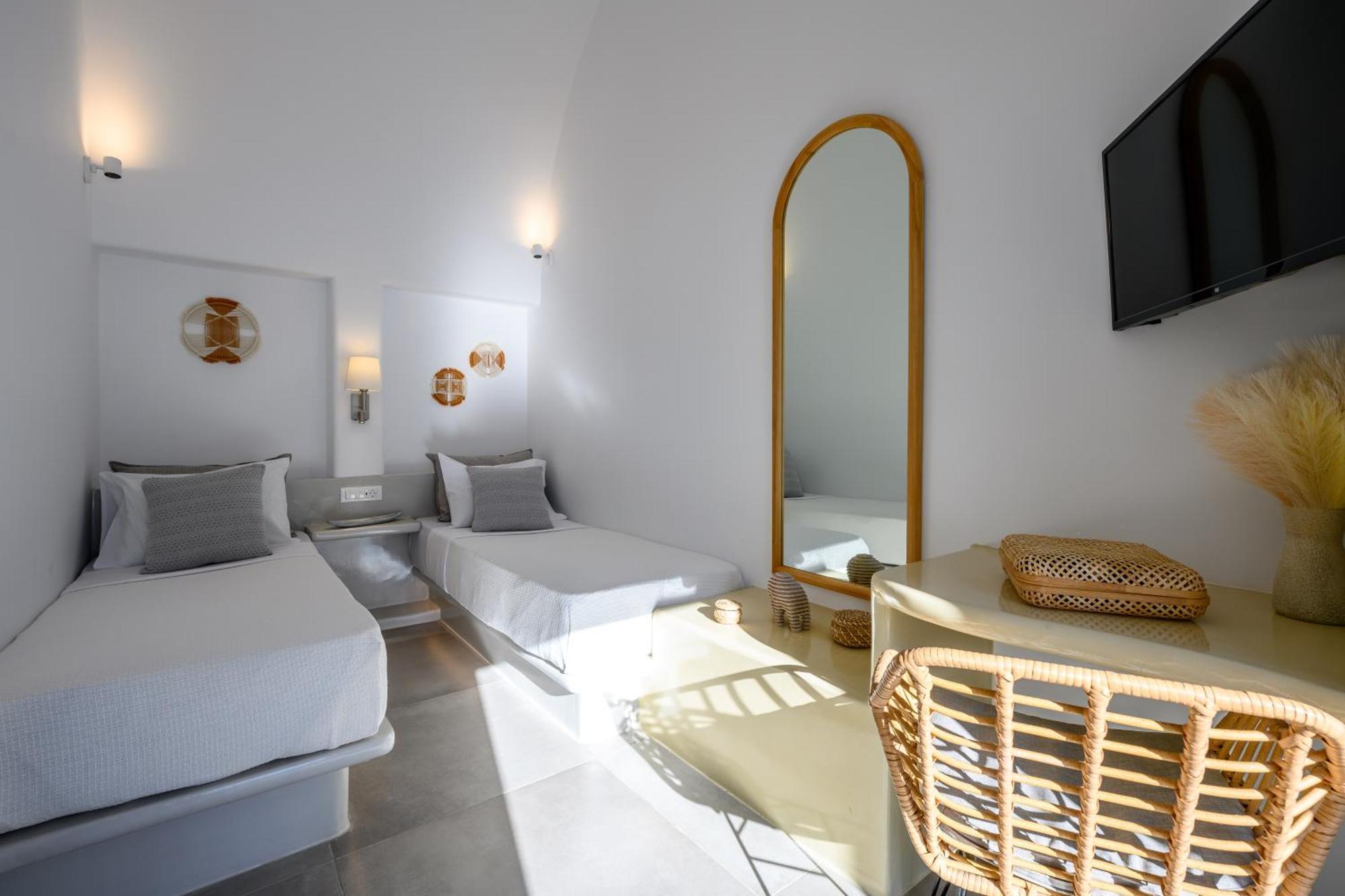 Hypnos Boutique With Amazing Heated Pool With Jacuzzi