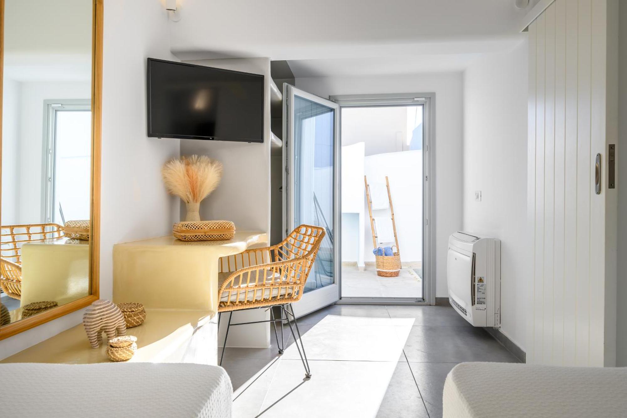 Hypnos Boutique With Amazing Heated Pool With Jacuzzi Fira (Santorini)